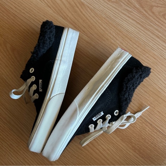 Vans Authentic Sherpa Cozy Hug Sneakers Men’s 4.5 Women’s 6 - Picture 6 of 7